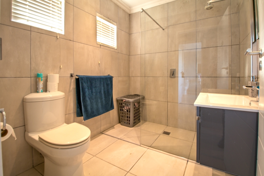 4 Bedroom Property for Sale in Hartenbos Landgoed Western Cape